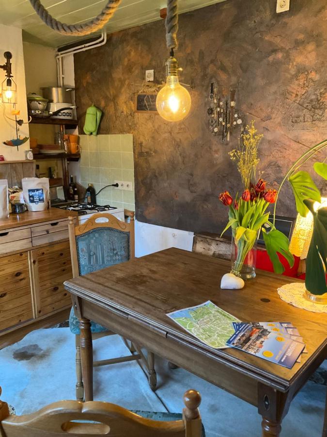 Privartzimmer 'Ausfahrt Freihalten' Husum  Bagian luar foto