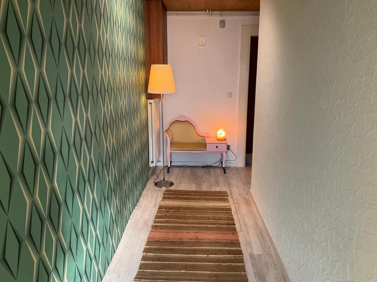 Privartzimmer 'Ausfahrt Freihalten' Husum  Bagian luar foto
