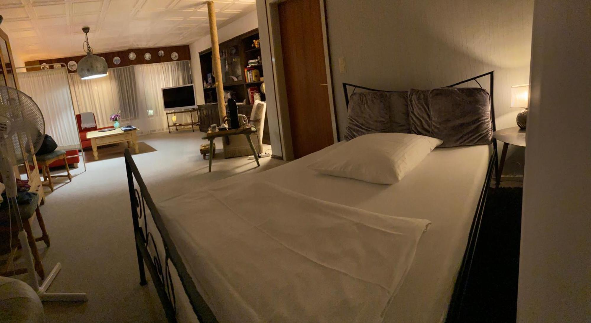 Privartzimmer 'Ausfahrt Freihalten' Husum  Bagian luar foto