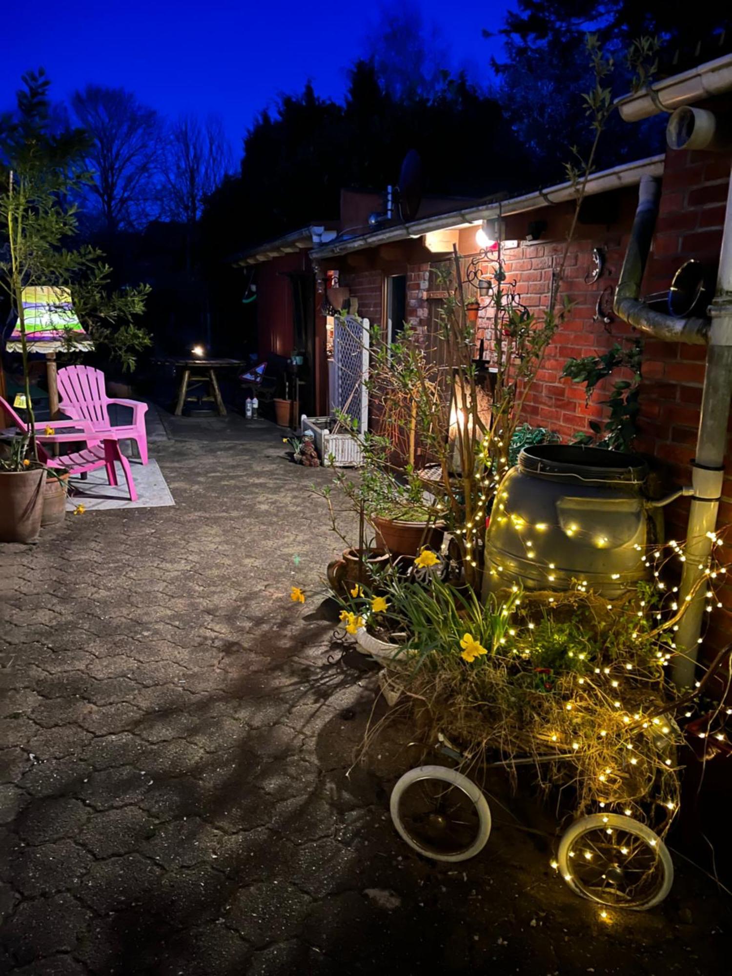 Privartzimmer 'Ausfahrt Freihalten' Husum  Bagian luar foto