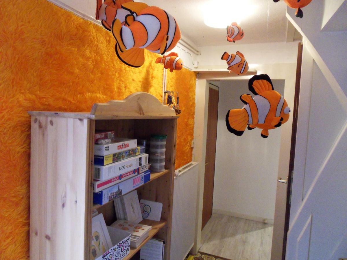 Privartzimmer 'Ausfahrt Freihalten' Husum  Bagian luar foto